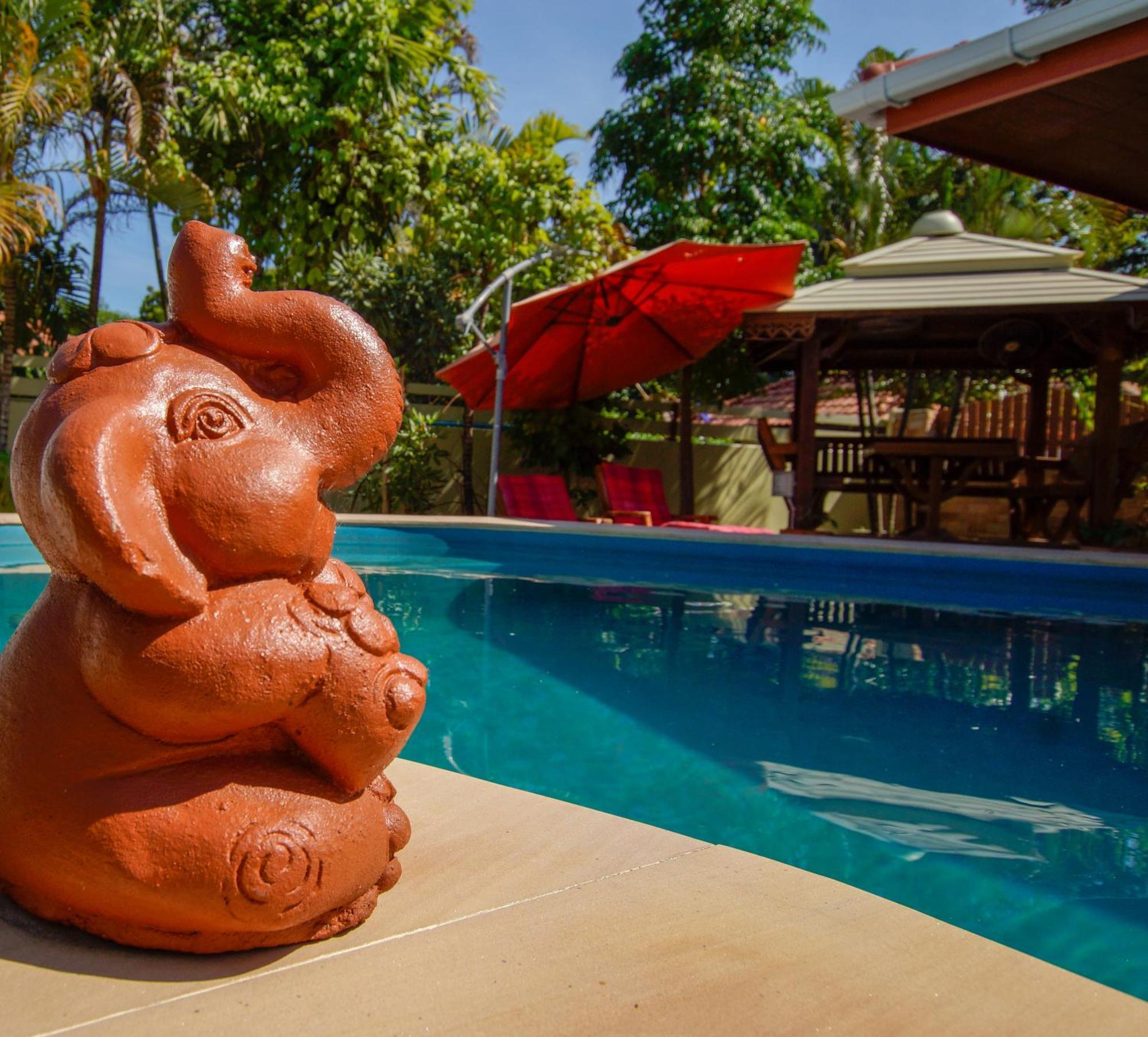 Tina'S Living Paradise - Guesthouses With Private Pool Бан Пе Екстериор снимка